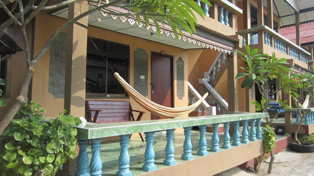 Charung Beach Haad Rin Exterior foto