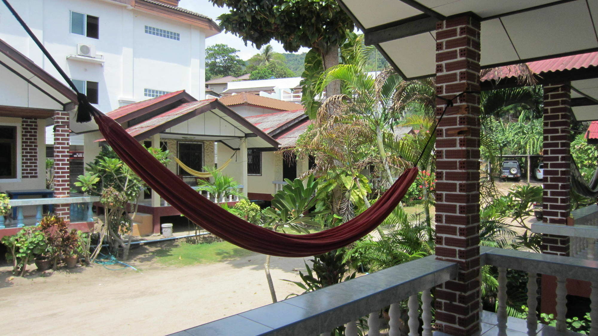 Charung Beach Haad Rin Exterior foto